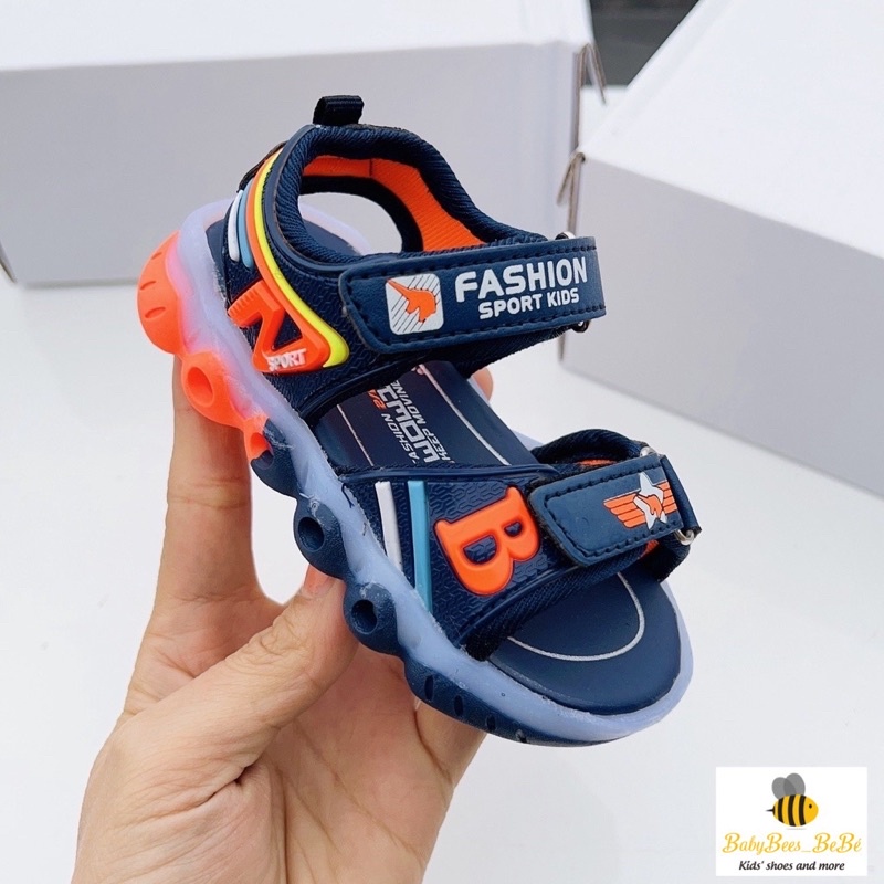 Sandal siêu nhân có đèn led cho bé trai, dép quai hậu phong cách người nhện 3 màu xanh than, đen, nâu, từ sz 21 - 26