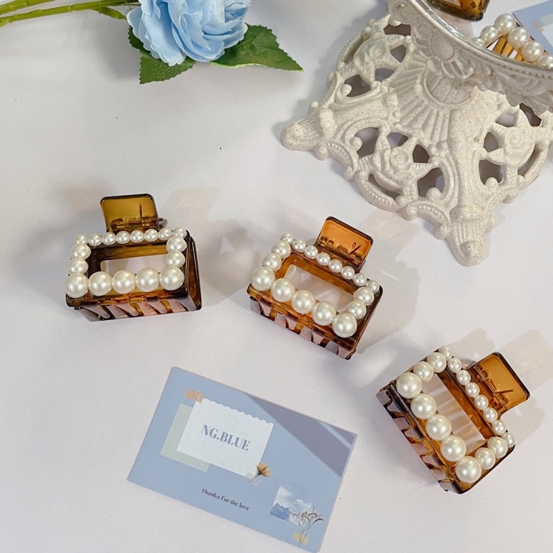 Kẹp càng cua đính nhọc trai phong cách Hàn Quốc