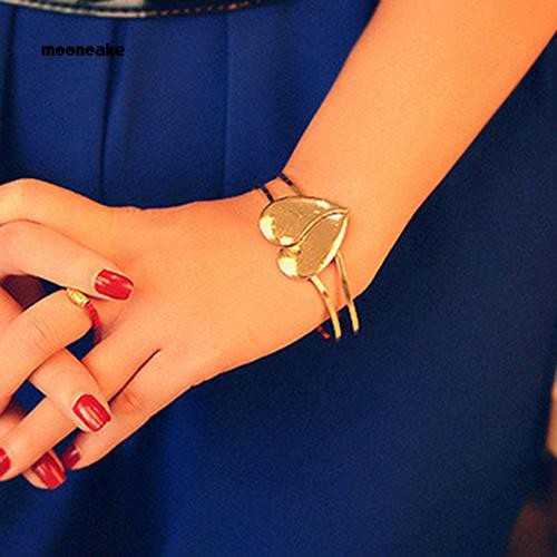 Vòng tay mạ vàng đính đá hình trái tim xinh xắn