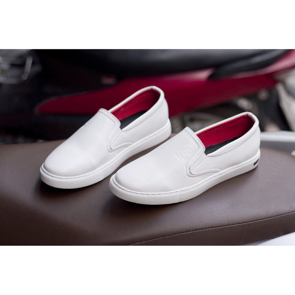 Giày Slip On Nam Aroti Đế Khâu Chắc Chắn Phong Cách Đơn Giản Màu Đen - Trắng - M498 | BigBuy360 - bigbuy360.vn