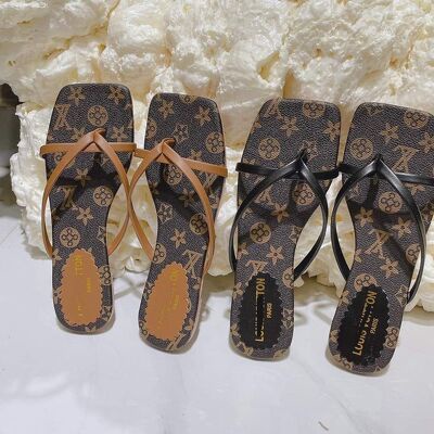 DÉP KẸP NỮ THỜI TRANG XINH XẮN QUAI NGANG CHỮ A HÌNH HOA MŨI VUÔNG SHU STORE