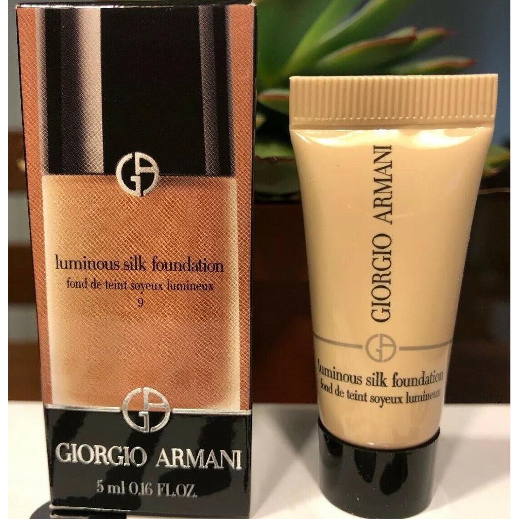 armani luminous silk foundation sample