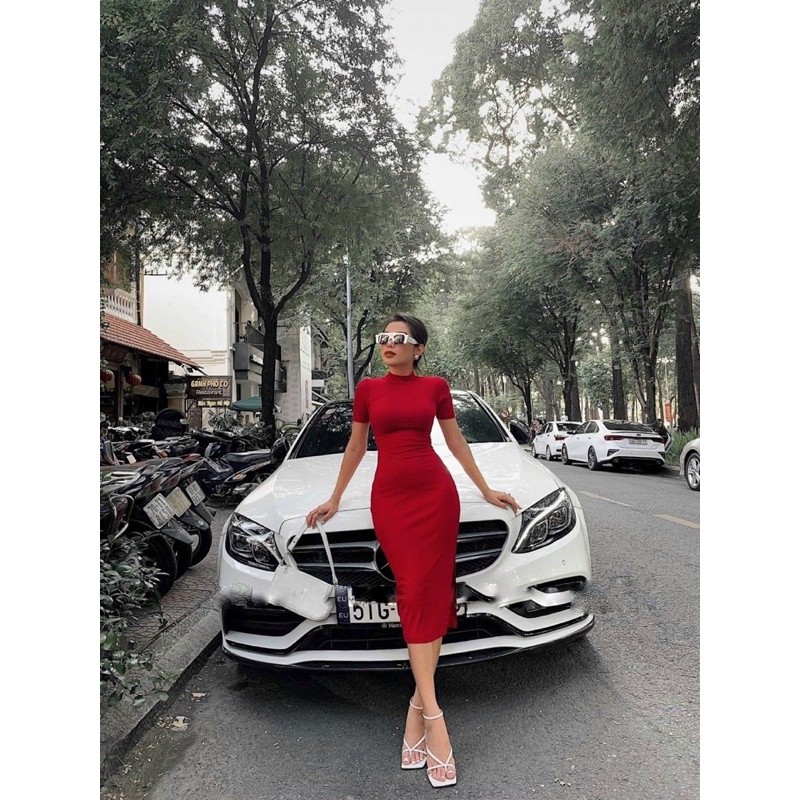 Đầm dáng ôm body cổ trụ xẻ đùi