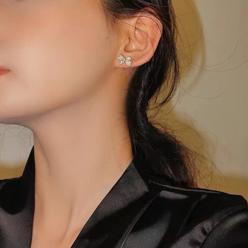 Bông Tai Mạ Bạc 925 Hình Nơ Đính Ngọc Trai Phối Tua Rua Thời Trang