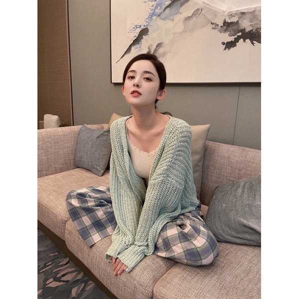 Áo cardigan len màu xanh mint giống Cổ Lực Na Trát