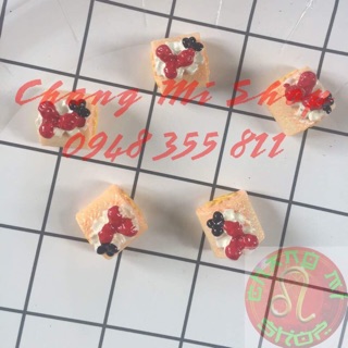 Charm bánh kem bơ dâu