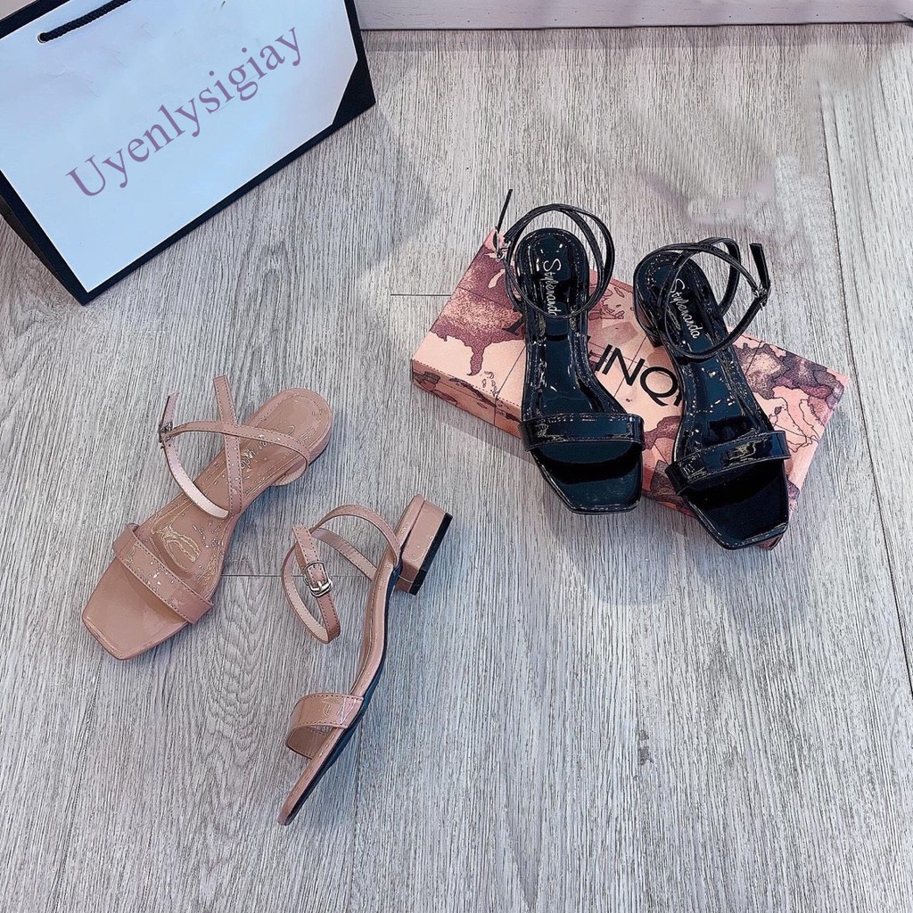 Sandal quai ngang đế vuông 2 phân cực hot trend của năm