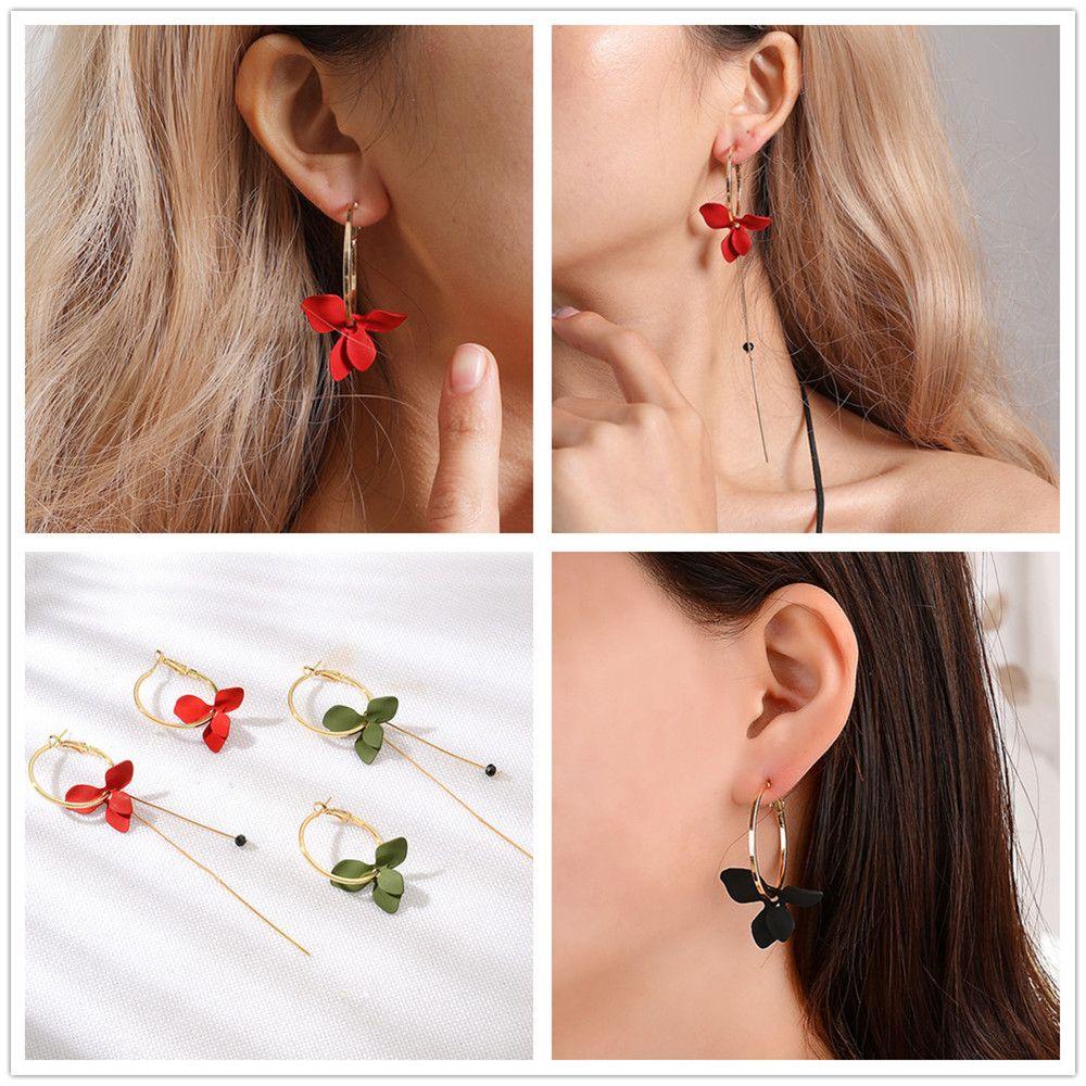 Bông Tai Dài Tua Rua Không Đối Xứng Thời Trang Cho Nữ