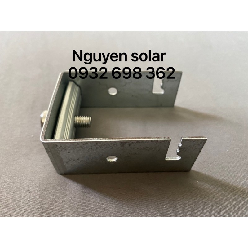 Pát U 50x50 kẹp dưới tấm pin năng lượng mặt trời mẫu cải tiến ít rỉ sét  kích thước U50x50 mm solar panel NS-U5050