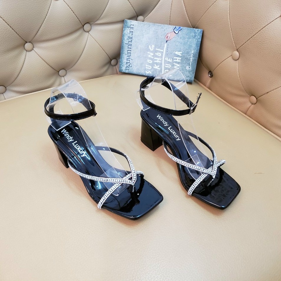 Giày nữ Sandal / Dép cao gót 5p gót trụ xỏ ngón chữ V đính hạt mẫu mới 3 màu siêu xinh
