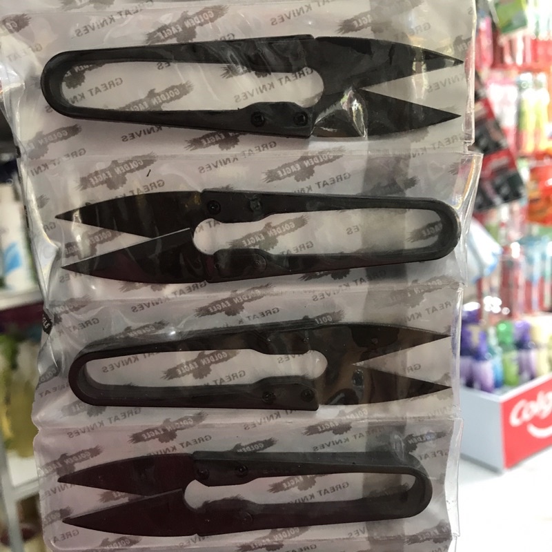 1 Cây Kéo Bấm Chỉ Đỏ,Đen và Inox