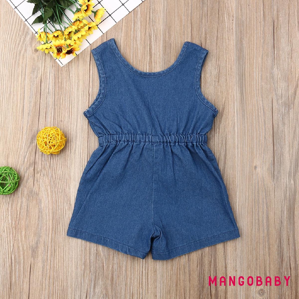 Trang phục jumpsuit denim in hình hoạt hình xinh xắn cho bé gái