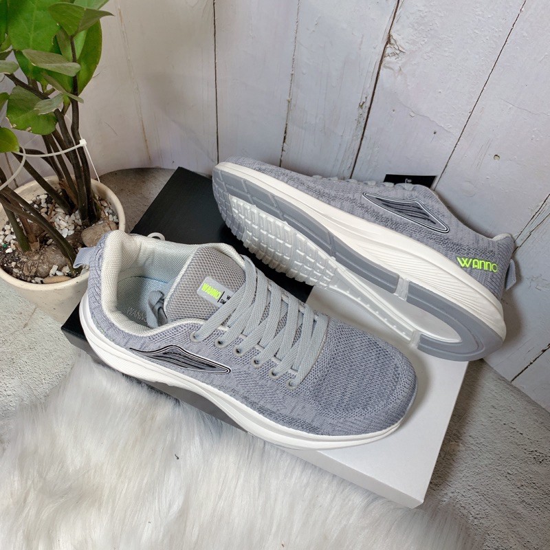 Giày thể thao sneaker nam Wanno xám nhạt êm chuẩn 682