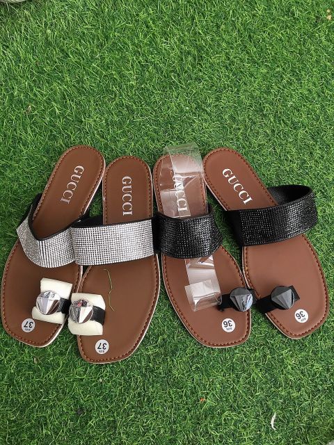 (Mẫu hót.ảnh thât) Giày dép xỏ ngón khuy đá sang chảnh