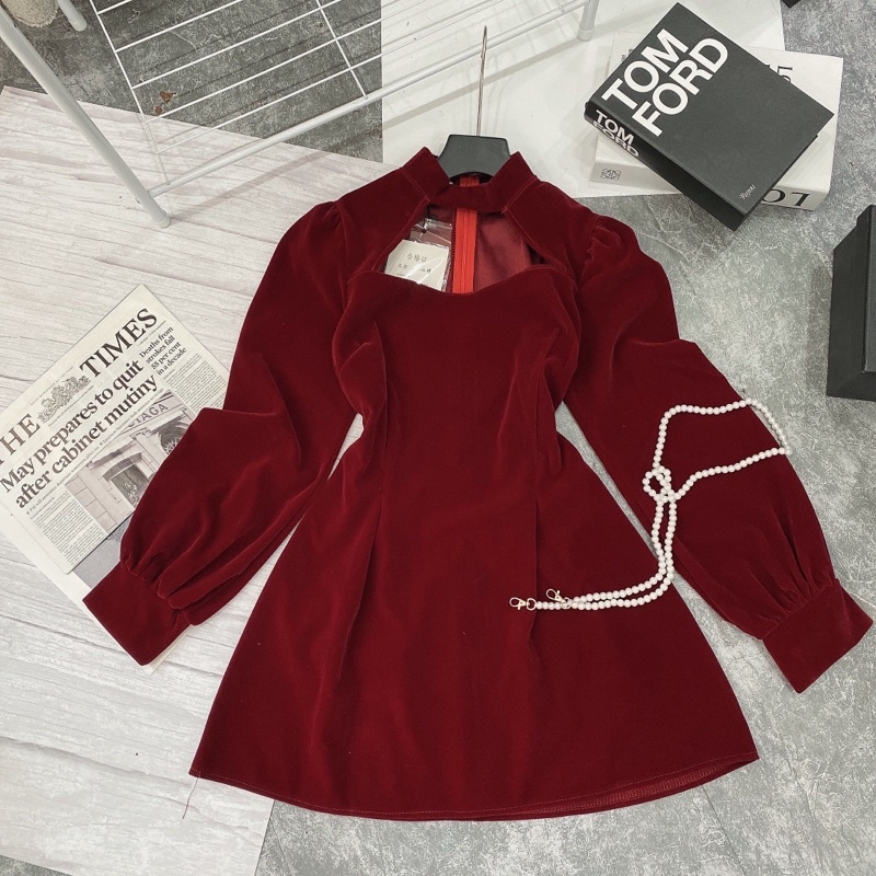 VÁY NHUNG CỔ CHOKER XOÈ MÀU ĐỎ - ĐEN | BigBuy360 - bigbuy360.vn