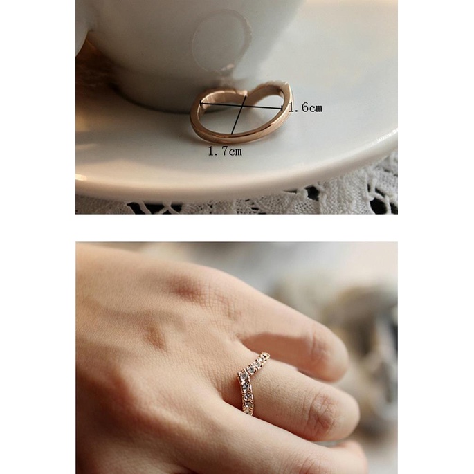 Nhẫn Đính Kim Cương Giả Hình Chữ V Toàn Bộ Đuôi Cá Tính