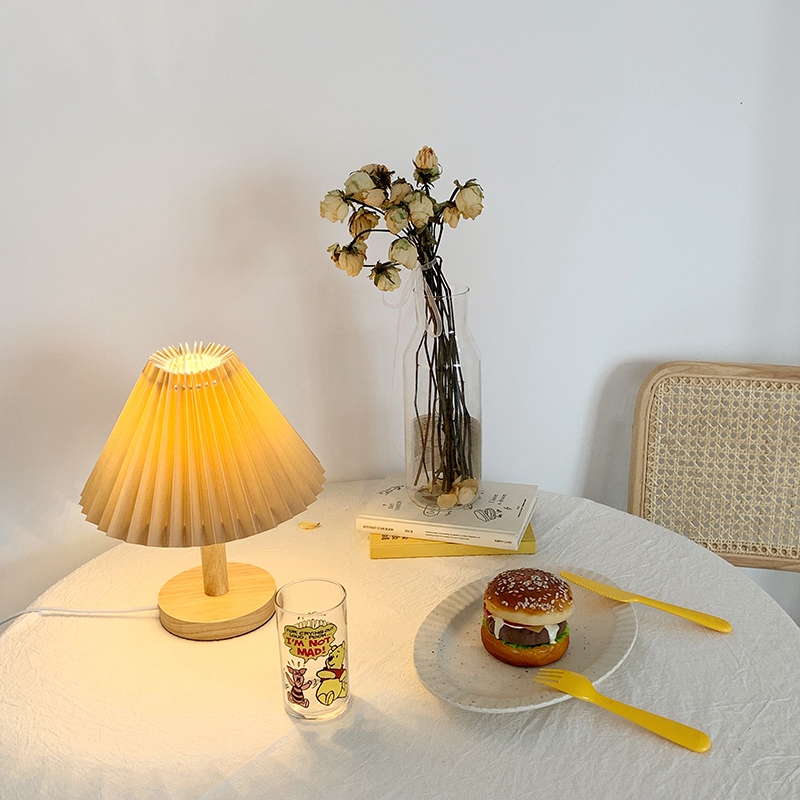 Đèn ngủ để bàn cổng USB phong cách Bắc Âu trang trí nhà cửa