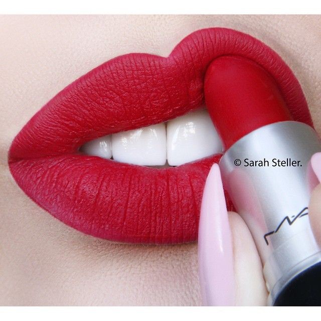 Son Mac Ruby Woo 707 Retro Matte lipstick – Màu Đỏ Tươi 3g