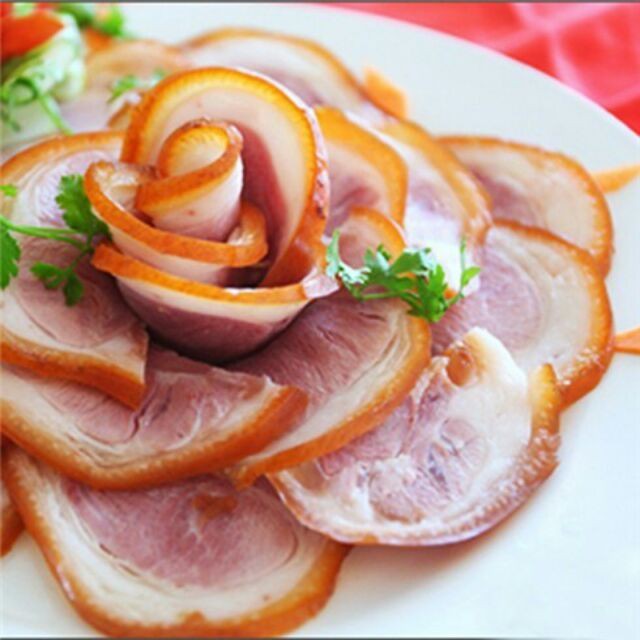 Bắp giò heo xông khói đặc biệt Con Heo Vàng size nhỏ tiện lợi 500g
