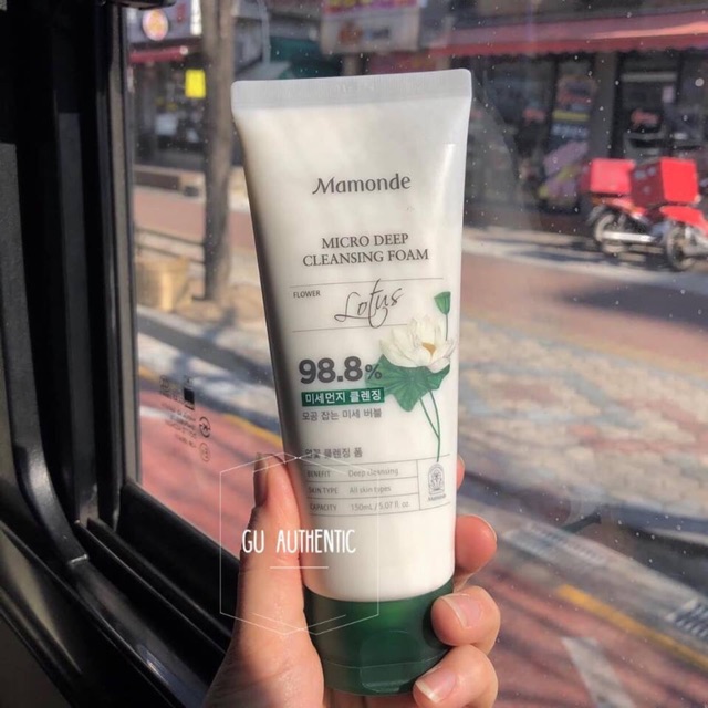 Sữa rửa mặt chiết xuất hoa sen Mamonde 50ml