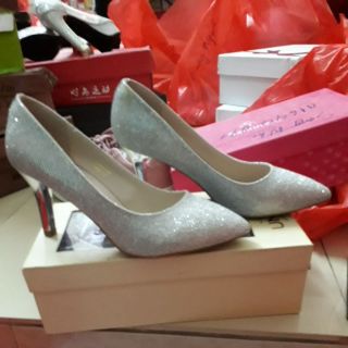 Combo 1 giày cao gót 1 thể thao