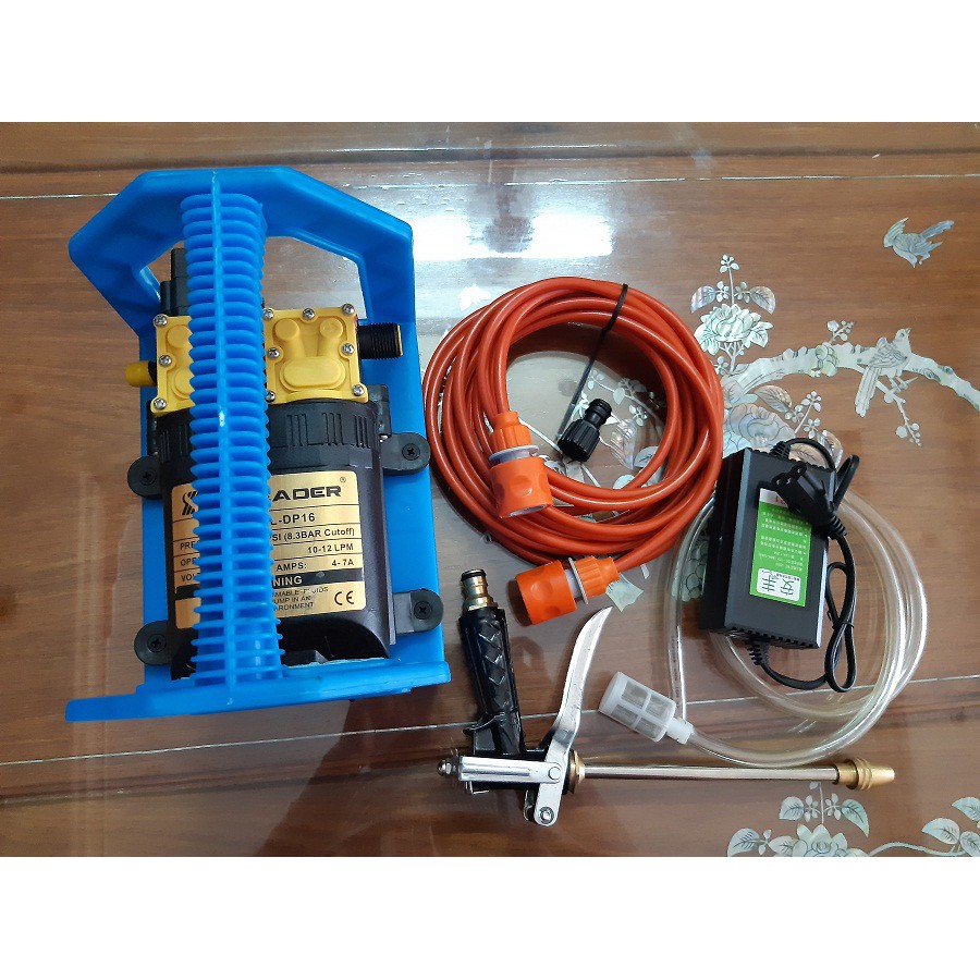 Bình phun thuốc trừ sâu xách tay 12v-12AH cực mạnh.