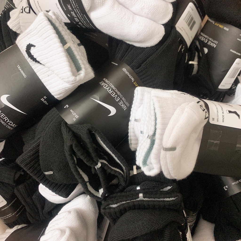 Tiệm Giày 2Hand - Tất/Vớ Nike Chính Hãng cổ cao