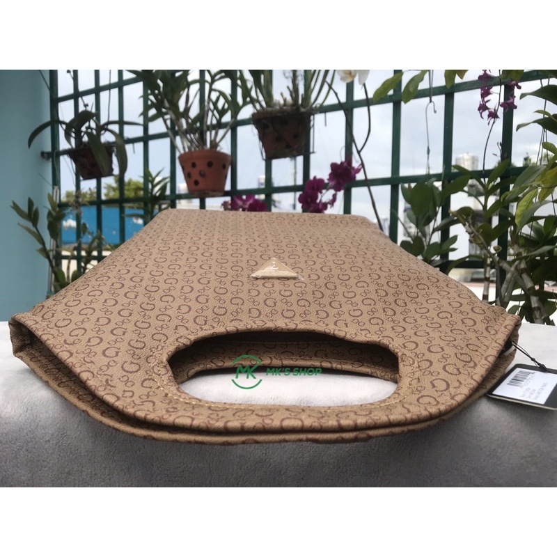 TÚI CẦM TAY GUESS JUNCTION TRAVEL MÀU MOCHA