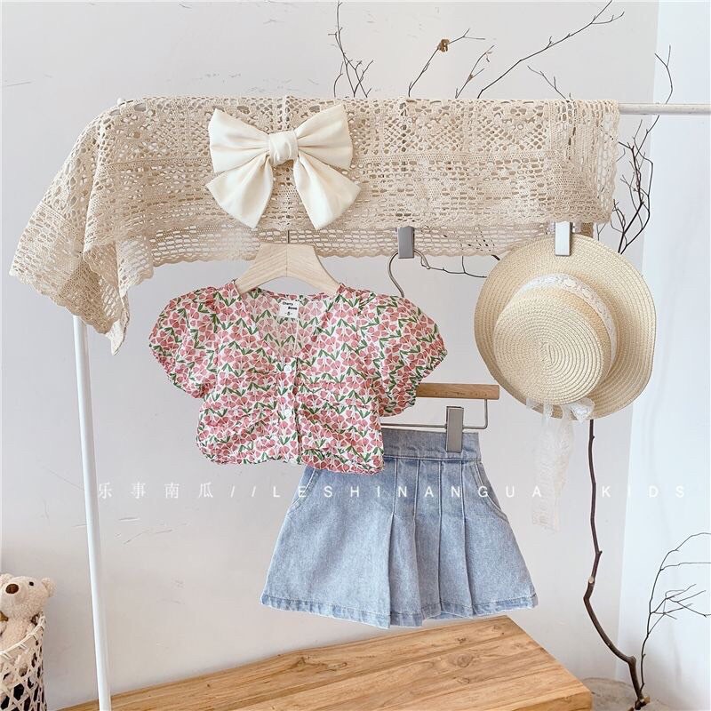 Set áo hoa với chân váy (Quỳnh Trang)
