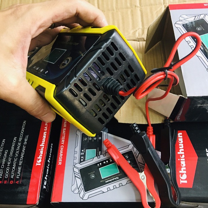 Sạc bình acquy 12V tự ngắt ô tô, xe máy từ 6Ah đến 100Ah HC-02