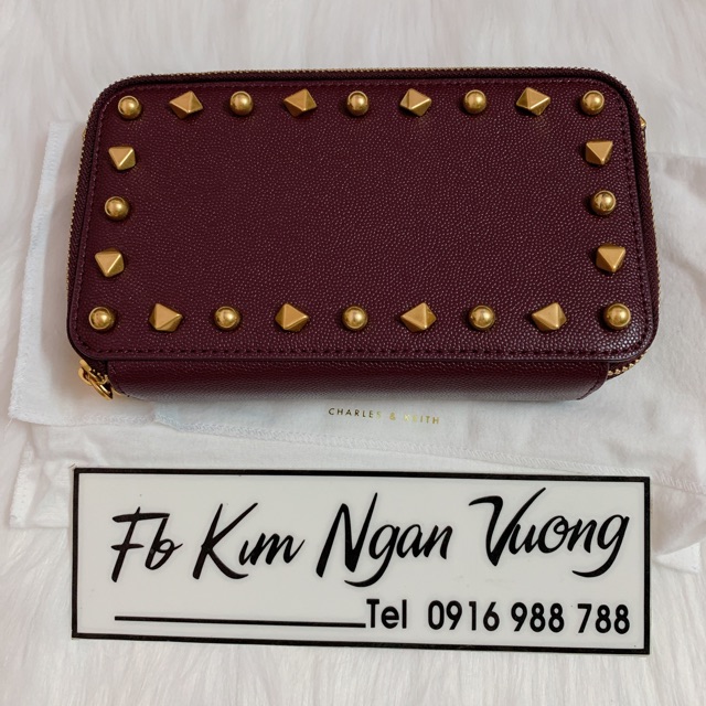 Ví charles Keith sale còn 830k