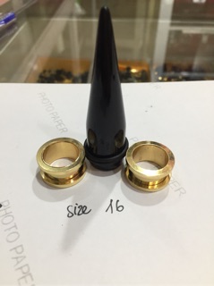 Combo que nong+khuyên tai số 16