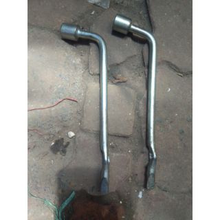 tay công vặn mở lốp ô tô số 21 chuẩn xịn