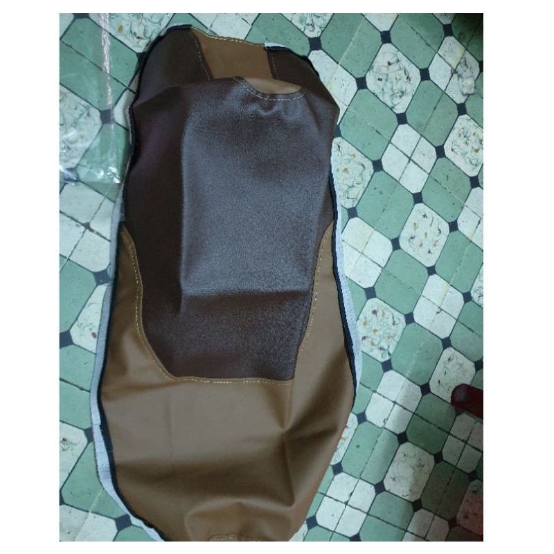 Áo yên xe sh ý 2008 màu nâu cafe.