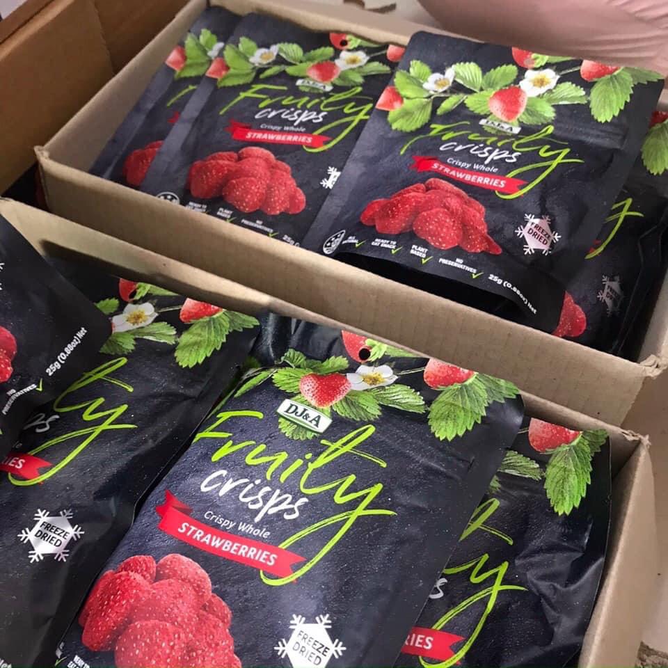 Combo 5 túi Dâu Tây Sấy Giòn nguyên quả DJ&amp;A 5x25g -Combo 5 packs Freeze Dried Strawberries DJ&amp;A