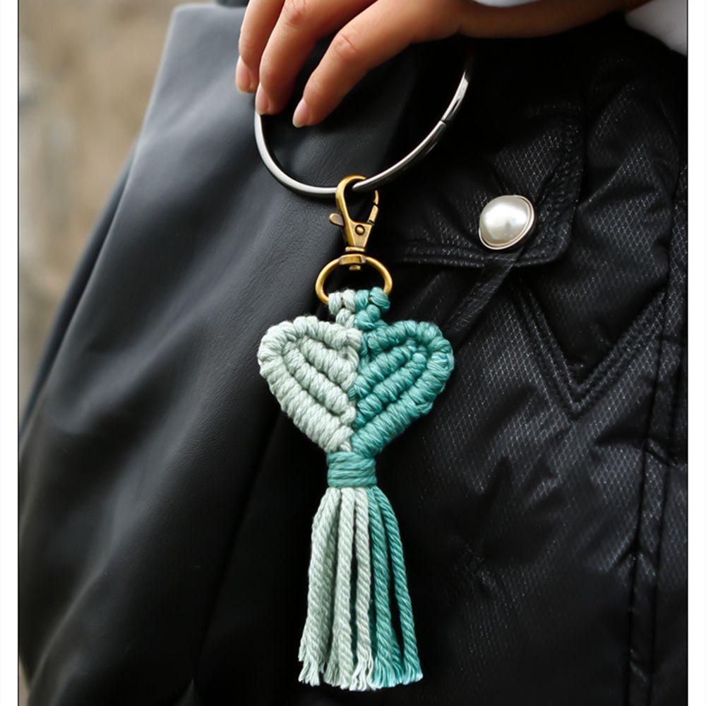 Móc Khóa Sợi Hình Trái Tim Phối Tua Rua Xinh Xắn