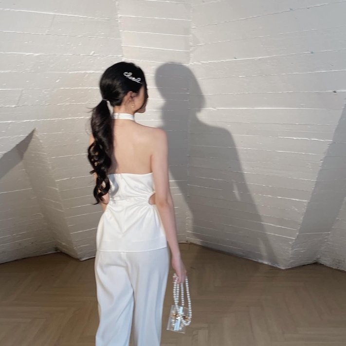 Áo yếm chéo cổ hở lưng khoét eo