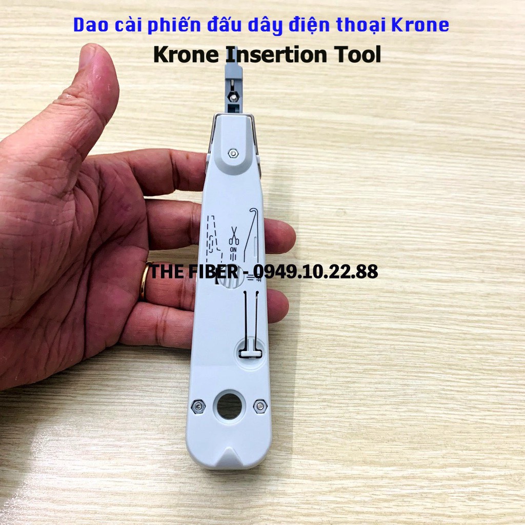 Dụng cụ cài dây điện thoại vào phiến Krone