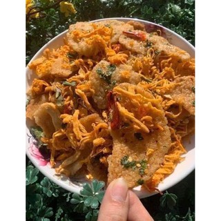 CƠM CHÁY LẮC KHÔ GÀ .