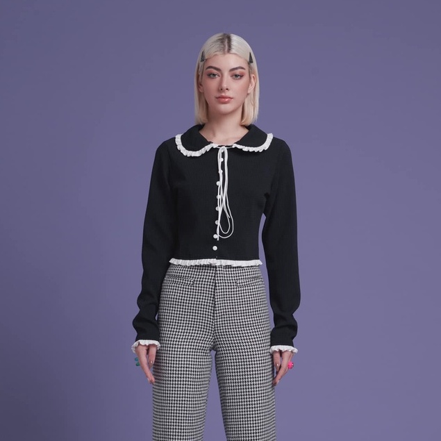 | XOXO TOP | Áo đen tay dài kết hợp với viền trắng kín đáo đáng yêu