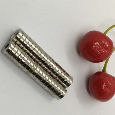 Nam Châm Vĩnh Cửu 10x3 Lỗ Vát Mạ Nikel Lực Từ N35