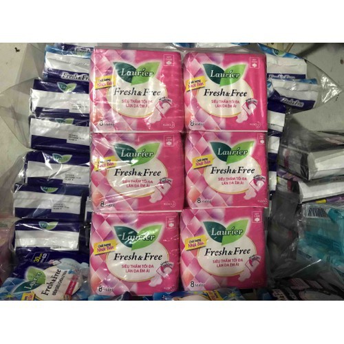 Băng vệ sinh Laurier Fresh &amp; Free siêu dày có cánh gói 8 miếng