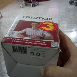 Máy đo huyết áp cổ tay rossmax