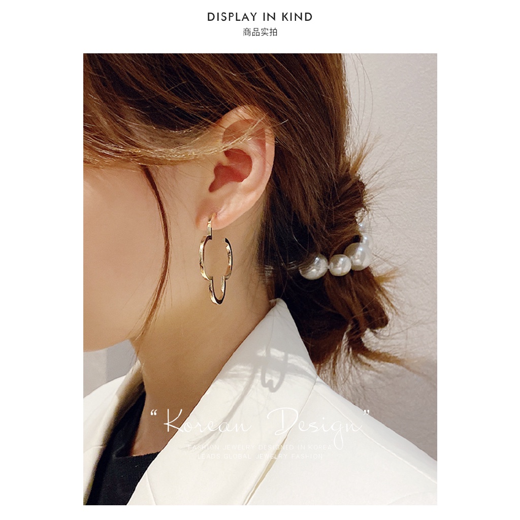 Khuyên Tai Hình Cỏ Ba Lá Phong Cách Hàn Quốc Thời Trang