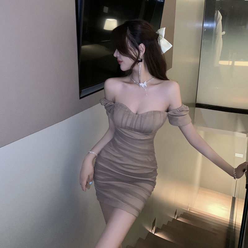 Đầm Đen Tay Phồng Xếp Ly Phong Cách Pháp Cổ Điển Thời Trang Hè 2022