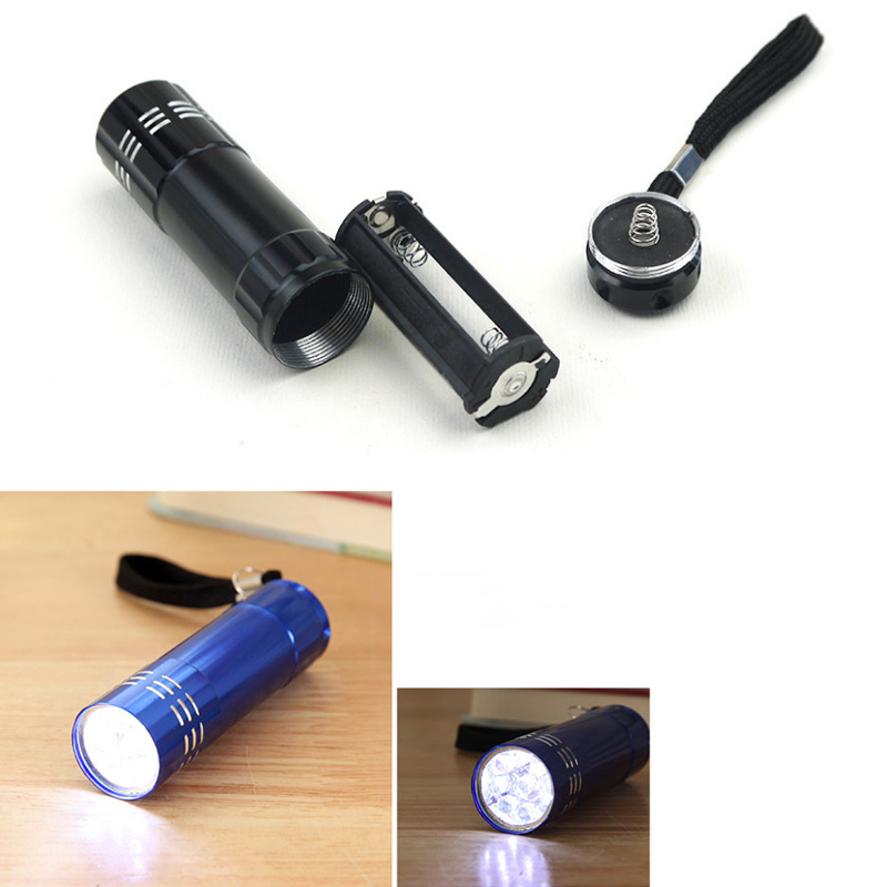 Đèn pin nhỏ 9 bóng LED sử dụng pin AAA tiện lợi