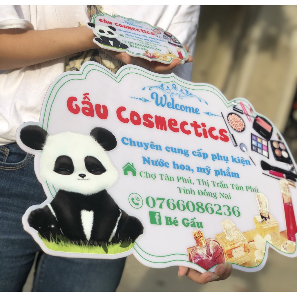 Biển hiệu mica 1 mặt - Thiết kế ghép hình gấu trúc cute - Dành cho shop mỹ phẩm Cosmetics