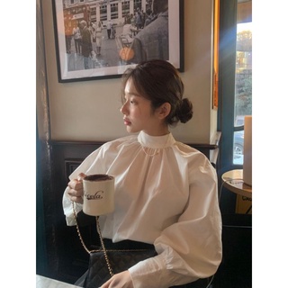 Áo sơ mi trắng tay phồng