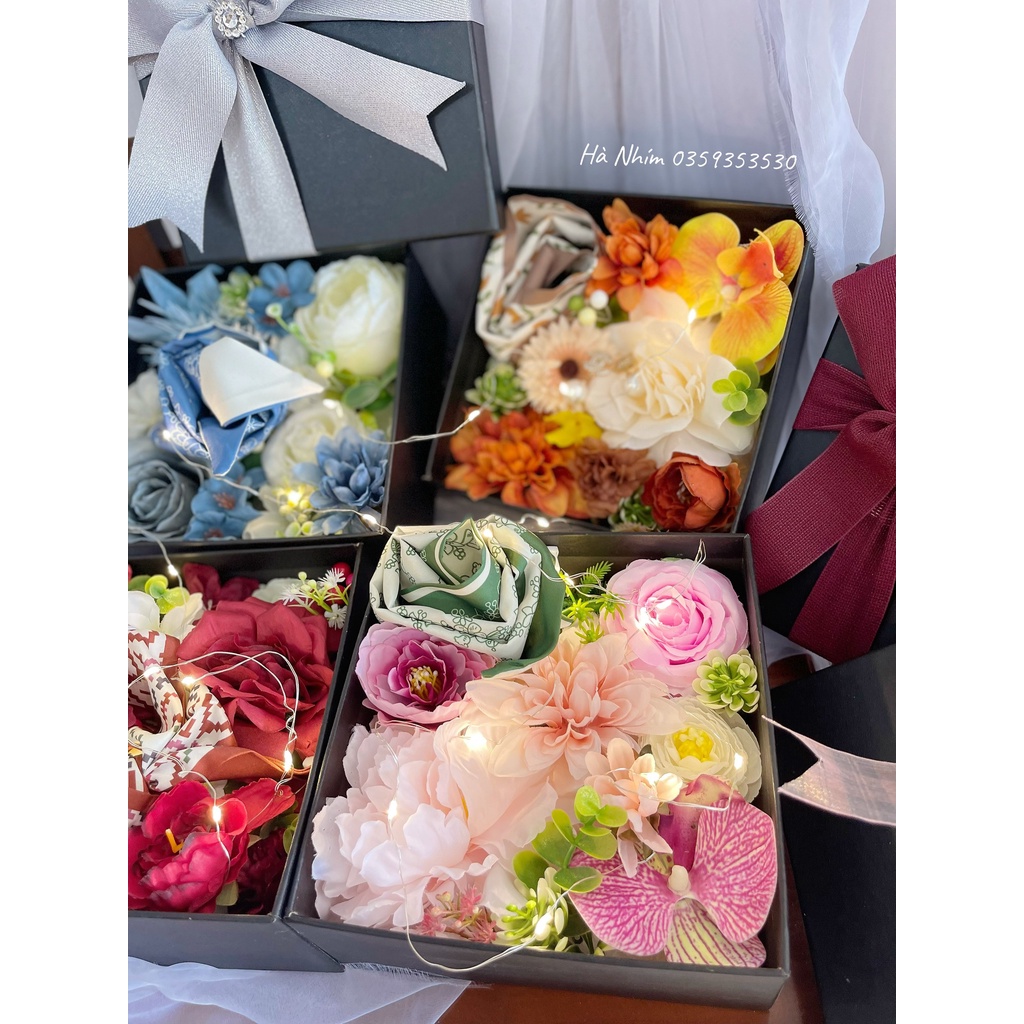 Hộp hoa lụa đựng nước hoa, hộp quà tặng ky 18.18cm