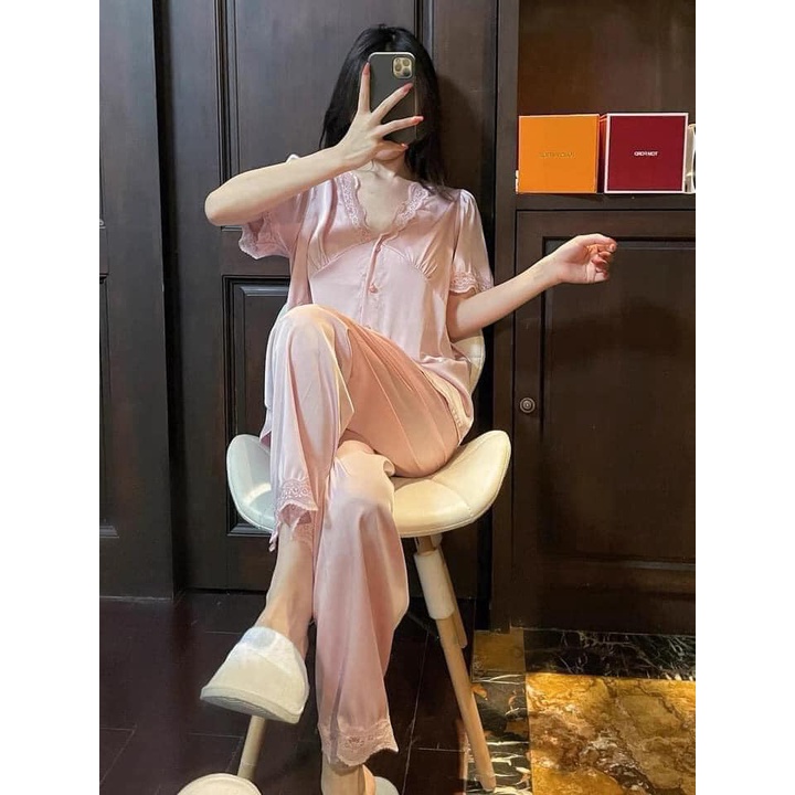 Bộ ngủ lụa pha ren cộc tay quần dài siêu đẹp